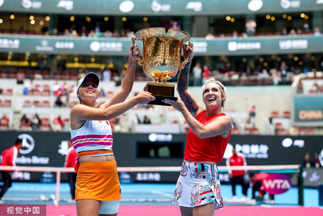 在禁区里勾 在禁区里勾